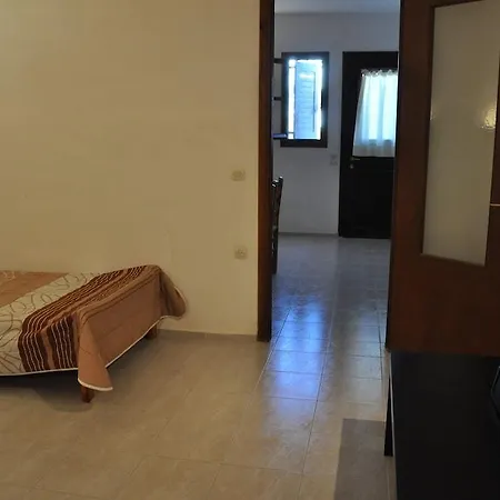 فندق Michalis Near The Beaches With Sea View 3*