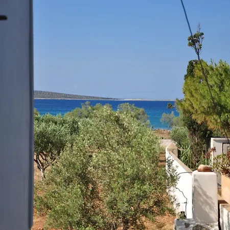 فندق Michalis Near The Beaches With Sea View 3*
